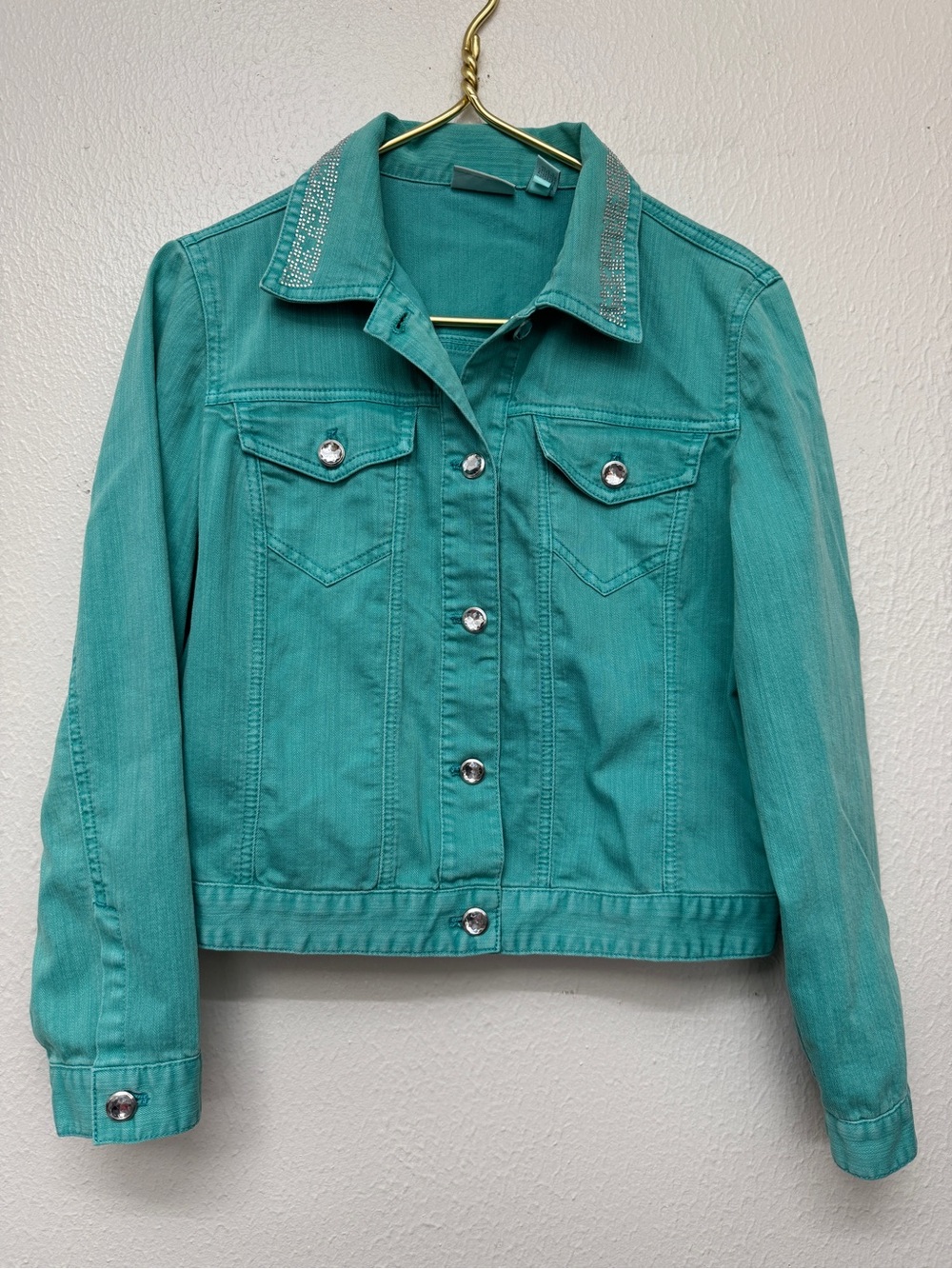 Chicos Platinum Teal Green Rhinestone Collar Denim Trucker Jacket Size 1